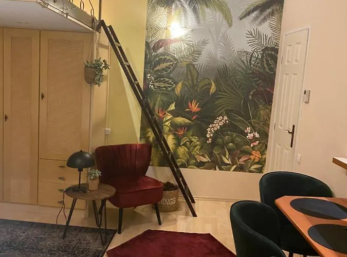 Jungle Story Apartment By Millenaris Park With Free Parking