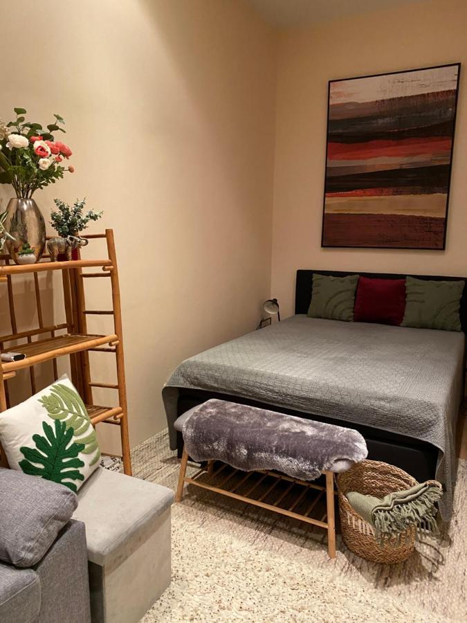 Apartment Jungle Story By Millenaris Park With Free Parking *